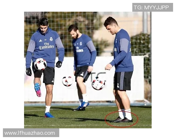 球星拎起足球鞋瞬间背后故事 揭开运动员赛场外不为人知的一面